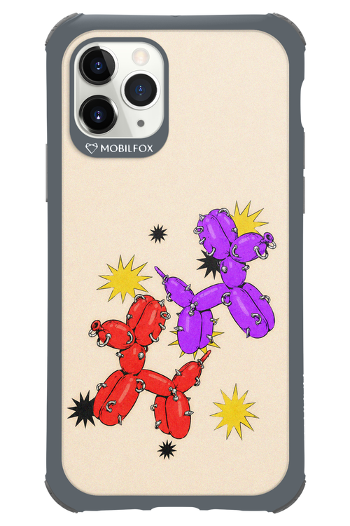 Dog Fight 2.0 - Apple iPhone 11 Pro