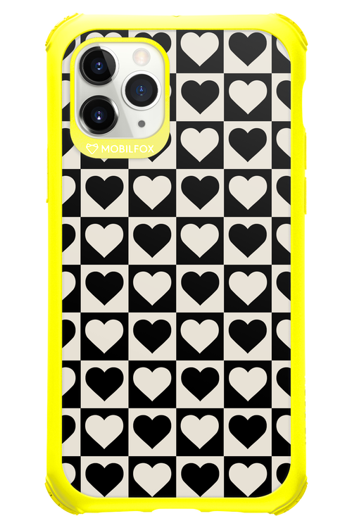 Checkered Heart - Apple iPhone 11 Pro