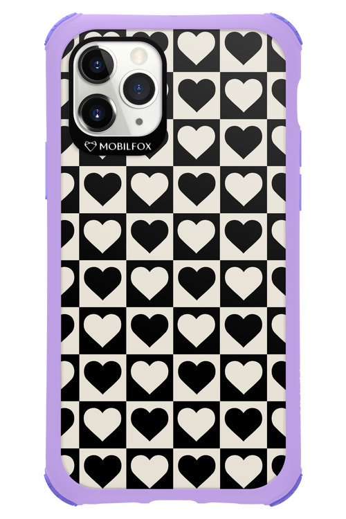 Checkered Heart - Apple iPhone 11 Pro