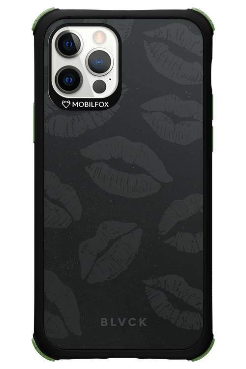 Dark Lips - Apple iPhone 12 Pro