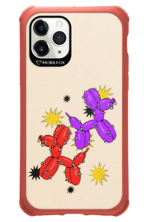Dog Fight 2.0 - Apple iPhone 11 Pro