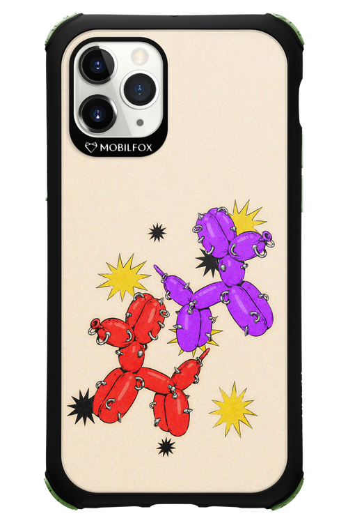Dog Fight 2.0 - Apple iPhone 11 Pro