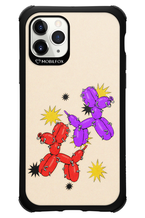 Dog Fight 2.0 - Apple iPhone 11 Pro