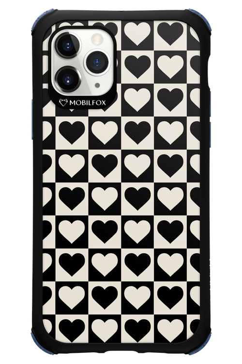 Checkered Heart - Apple iPhone 11 Pro