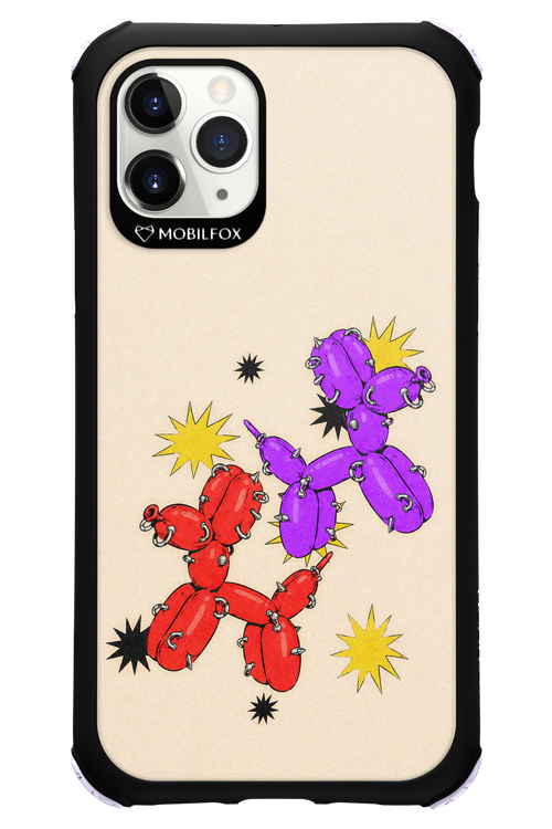 Dog Fight 2.0 - Apple iPhone 11 Pro