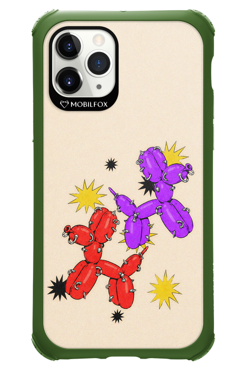 Dog Fight 2.0 - Apple iPhone 11 Pro