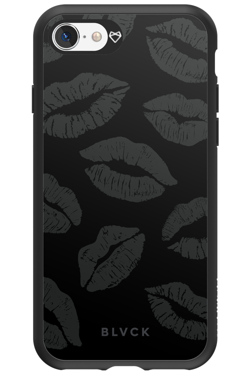 Dark Lips - Apple iPhone 8