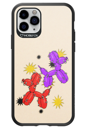 Dog Fight 2.0 - Apple iPhone 11 Pro