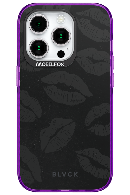 Dark Lips - Apple iPhone 15 Pro