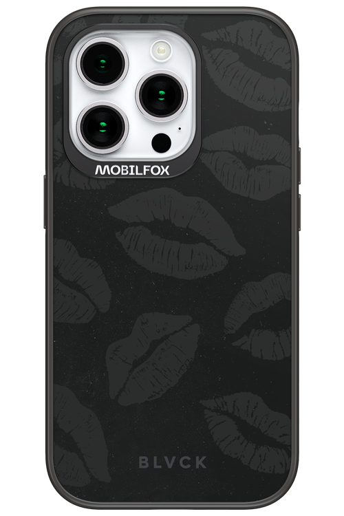 Dark Lips - Apple iPhone 15 Pro