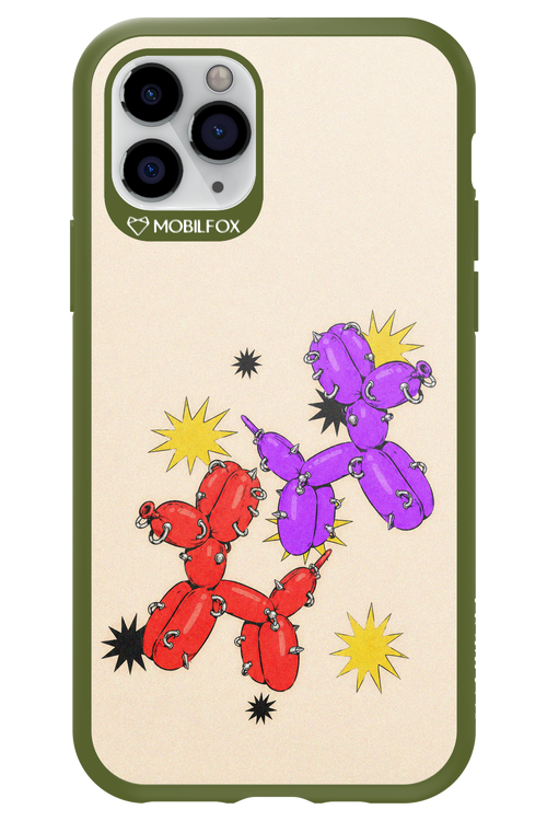 Dog Fight 2.0 - Apple iPhone 11 Pro