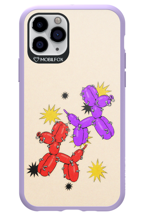 Dog Fight 2.0 - Apple iPhone 11 Pro